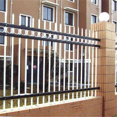 陽臺(tái)鋅鋼欄桿報(bào)價(jià)參考、廠家選擇與防護(hù)欄功能全解析